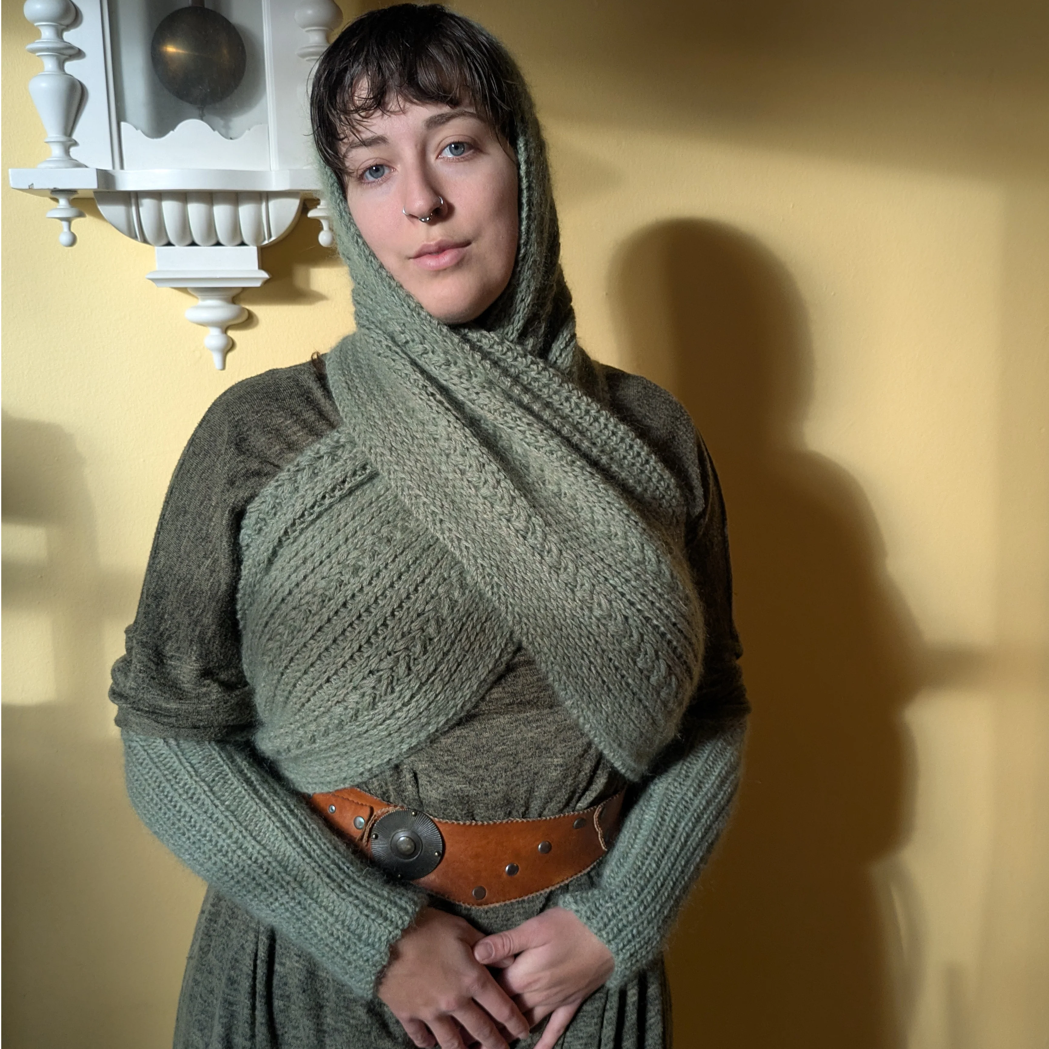 Tröska - Sweater Shawl - Image 4