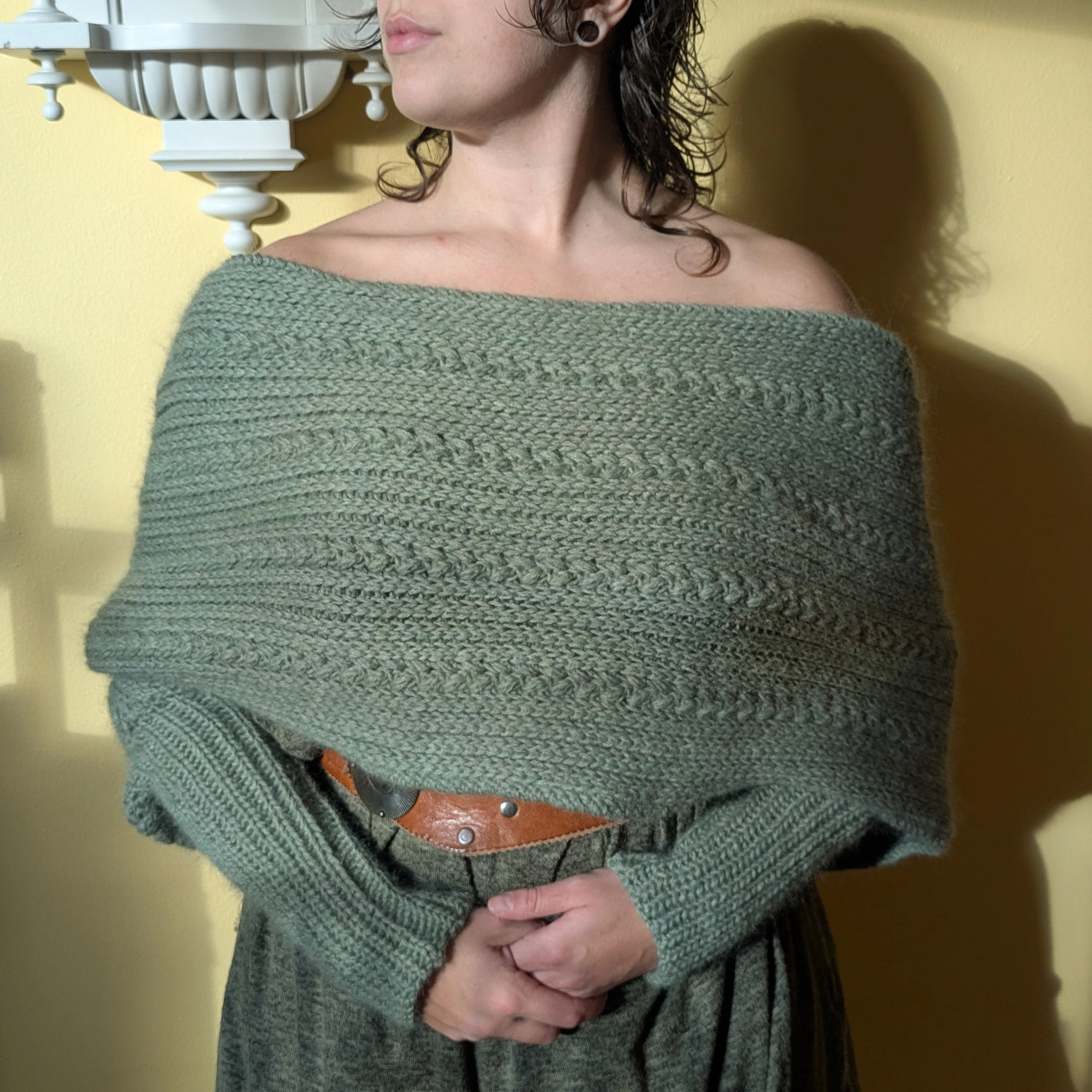Tröska - Sweater Shawl - Image 5
